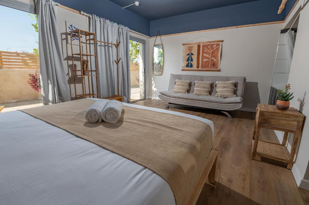 Postel nebo postele na pokoji v ubytování Alaya Poleg