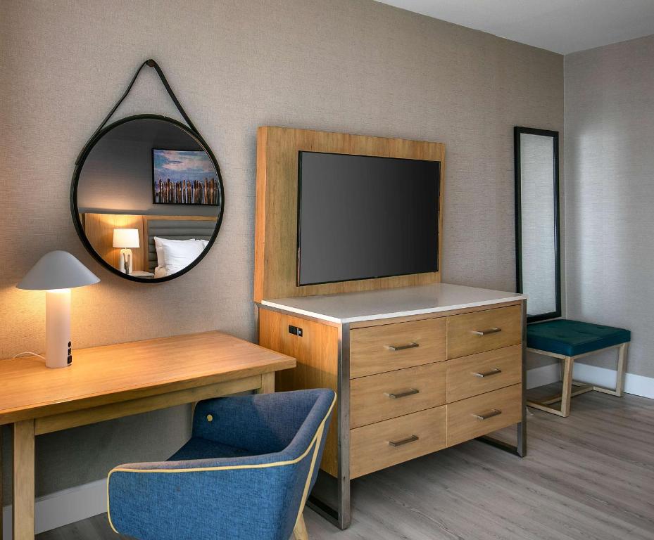 Inn at the Pier Pismo Beach, Curio Collection by Hilton - Room King En El Centro De La Ciudad