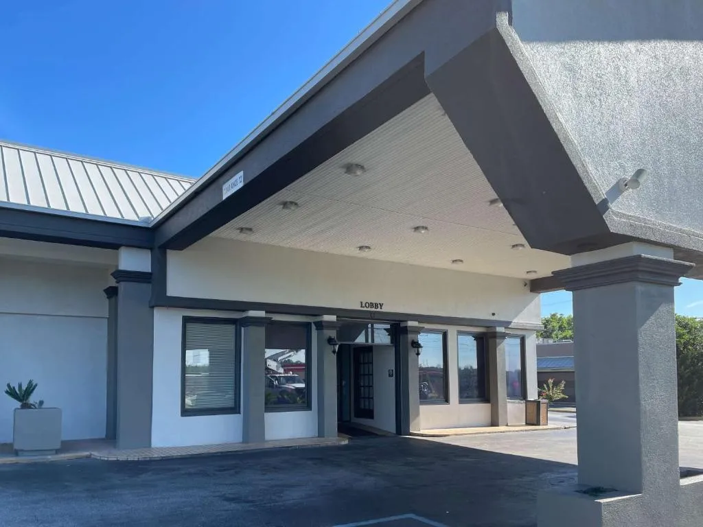 Motel 6 Opelika AL in Auburn