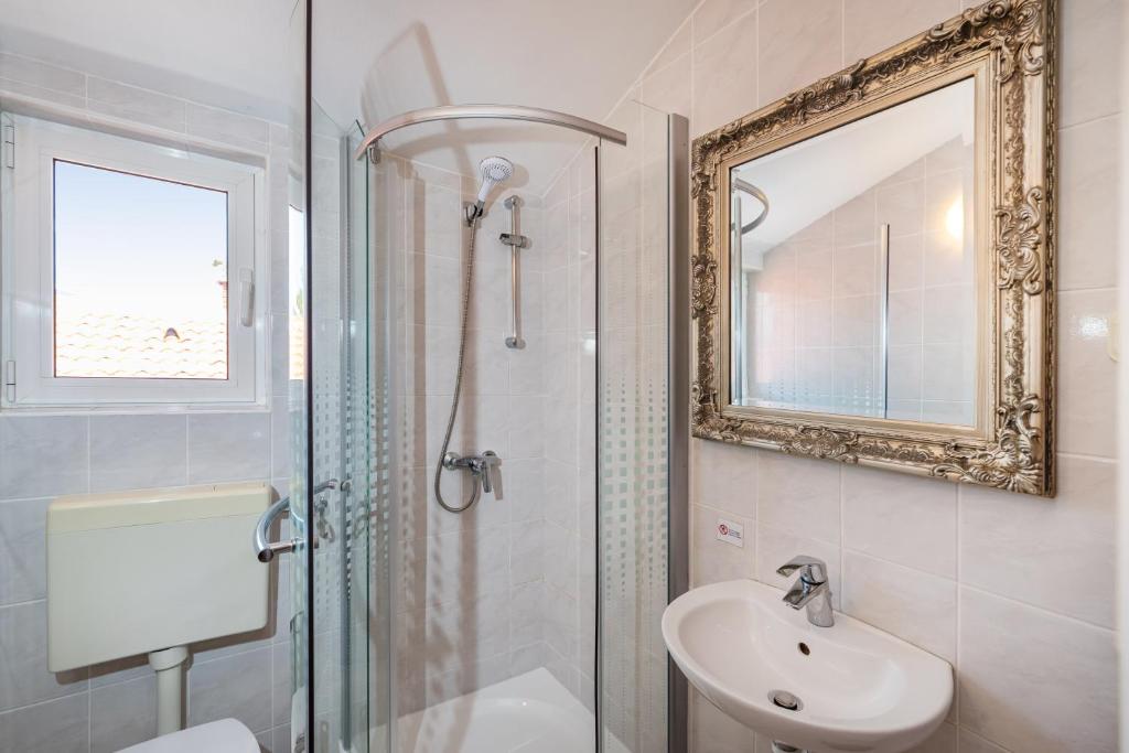 Apartmani kod Lovrića - Apartamento Con Terraza