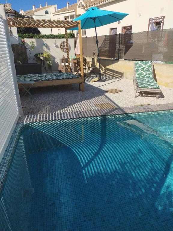 The swimming pool at or close to Casa Fleur Casco Antiguo Altea con Piscina privada y Jardin