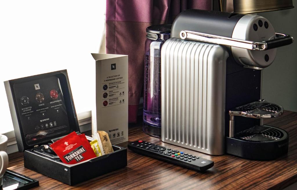 Halifax Hall - Resim 13