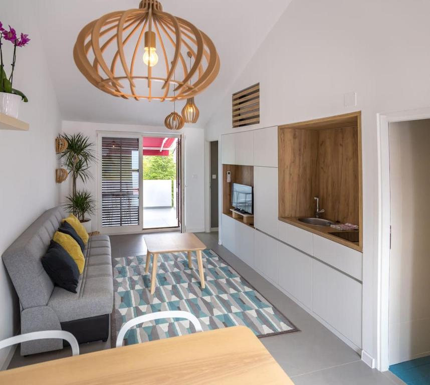 Køkken eller tekøkken på Apartment for six people Jezera