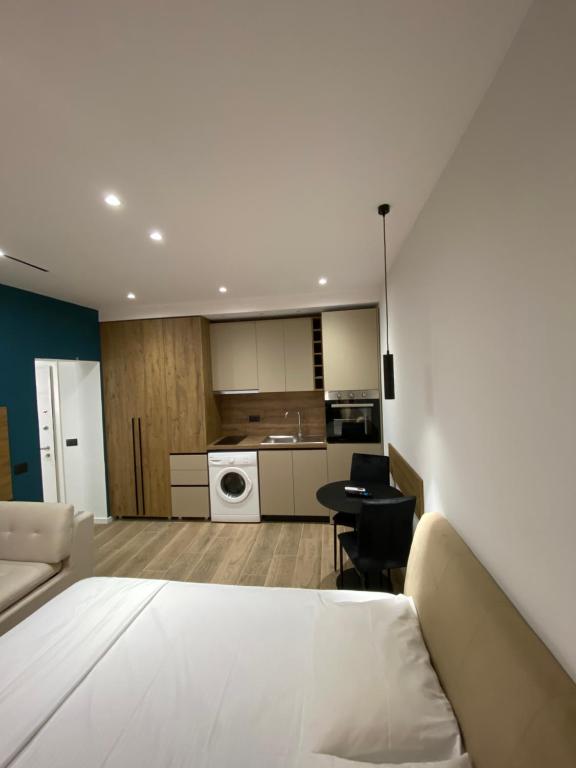 E Apartment - Imazhi 4