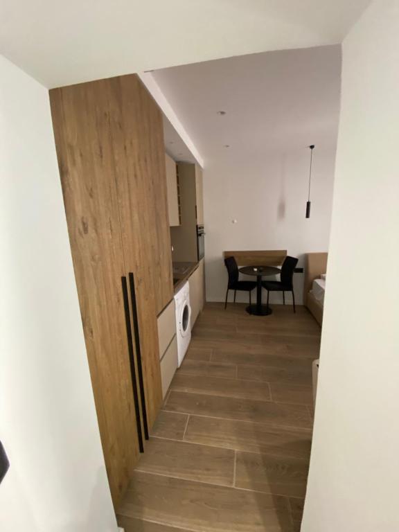 E Apartment - Imazhi 8
