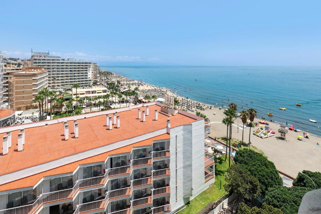 Widok na morze z tego aparthotelu