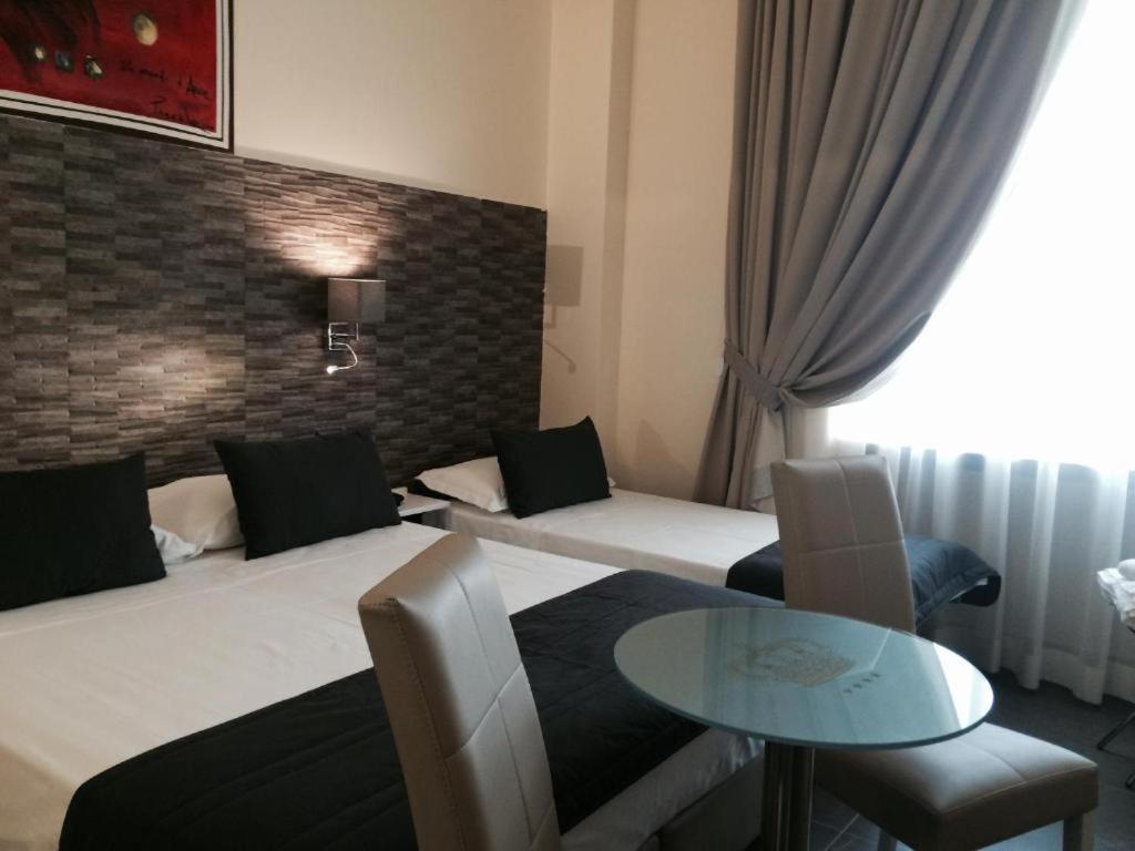 Boutique Hotel Piazza Carità - Resim 9