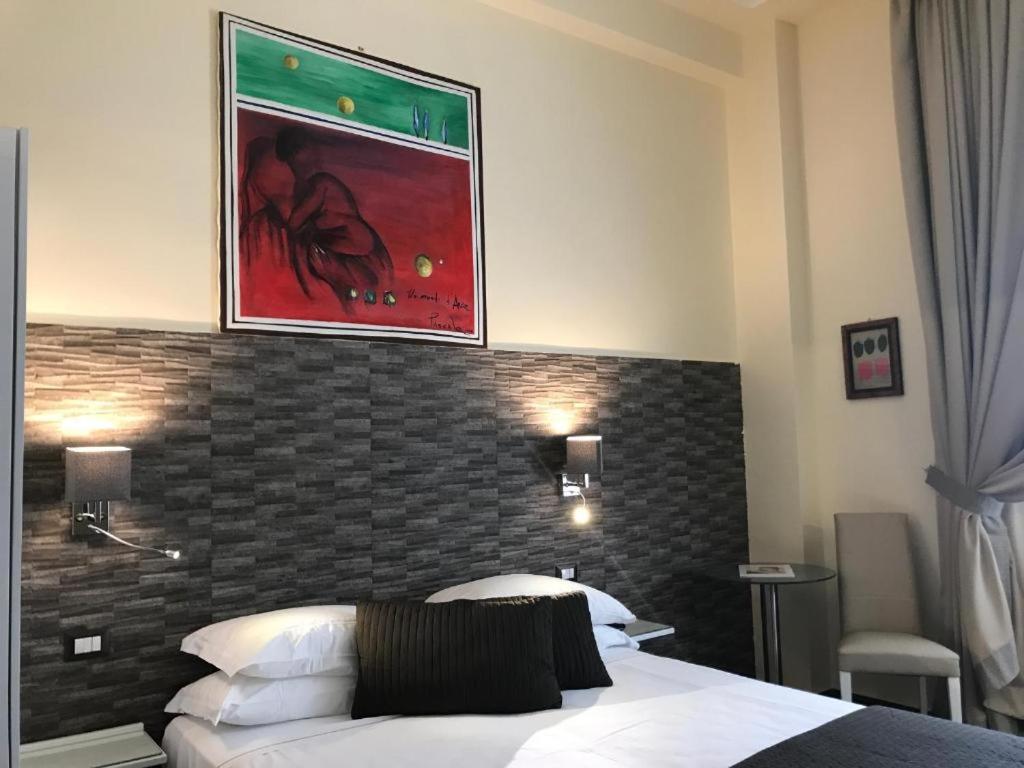 Boutique Hotel Piazza Carità - Resim 12