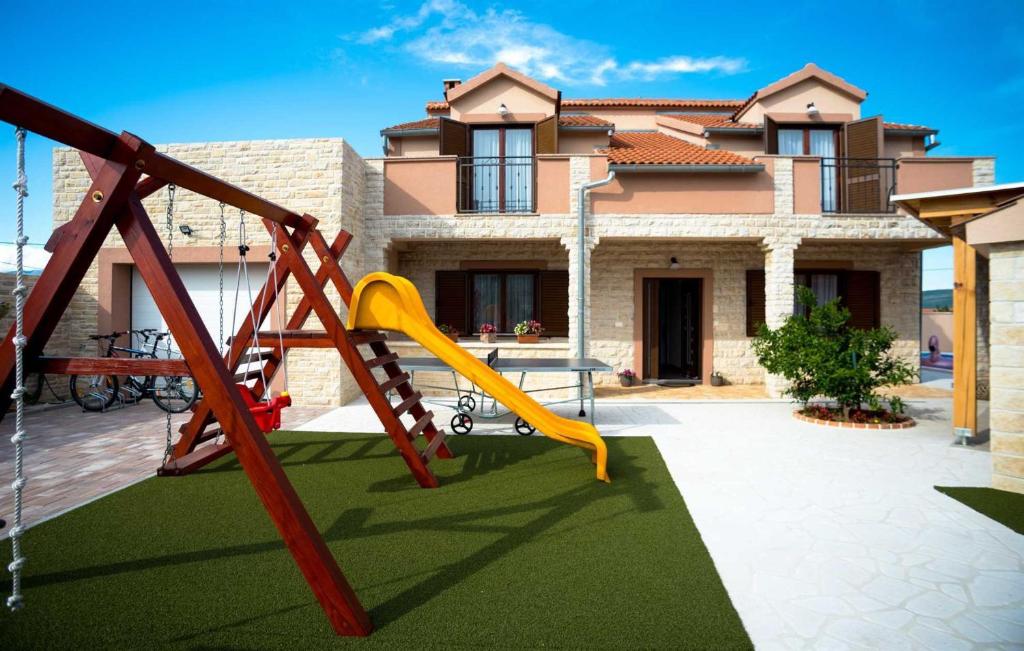 Herní místnost nebo prostor pro děti v ubytování Holiday Home Leon