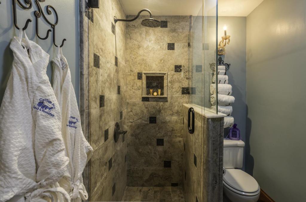 Carriage Way Inn Bed & Breakfast Adults Only - 21 years old and up - Deluxe King Room - Sala De Turmalina