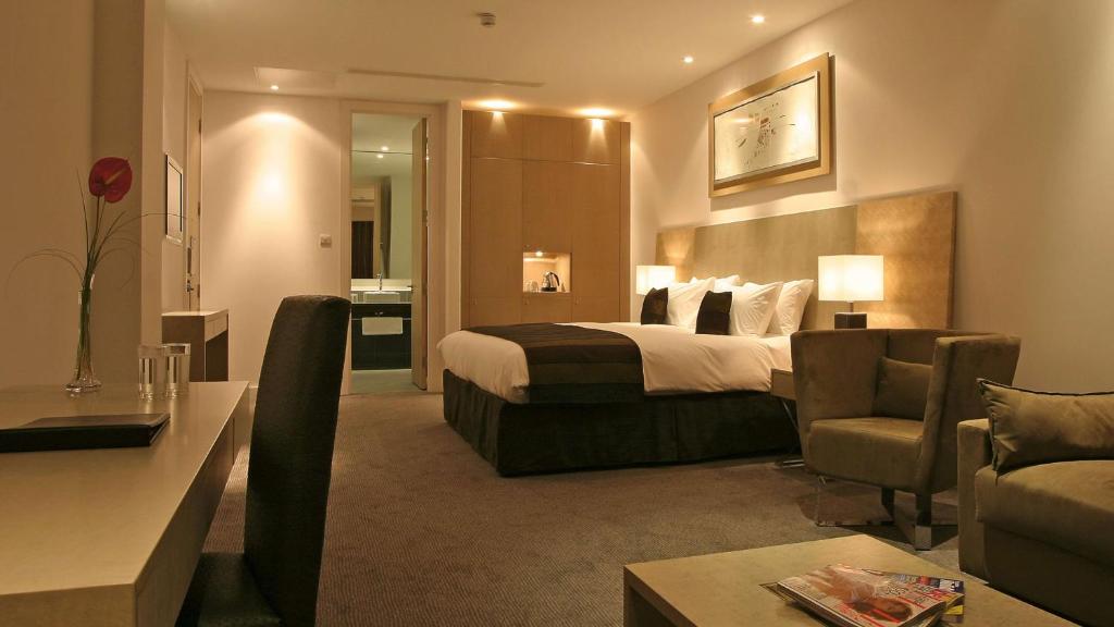 Park Plaza Cardiff - Resim 10
