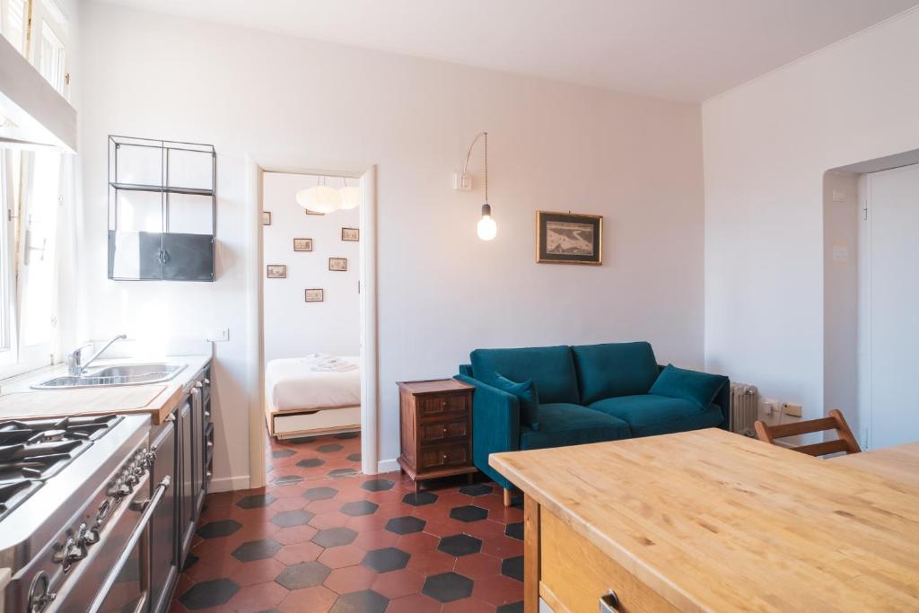 Kuchyňa alebo kuchynka v ubytovaní HC - Sunny Apartment in Testaccio!