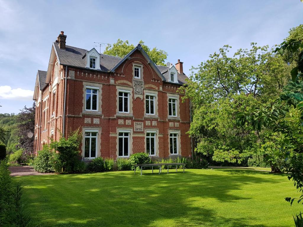 Château du Bon Plaisir - 11 Chambres - 7 Sdb - Parc Naturel des Caps,  Nielles-lès-Bléquin – Tarifs 2024
