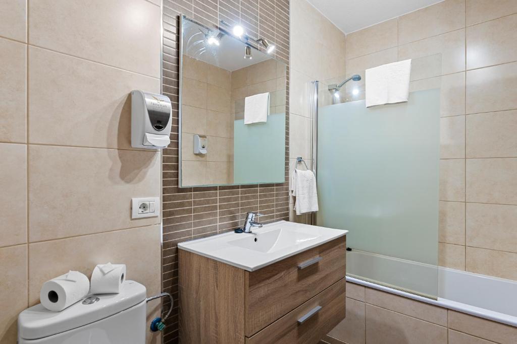 Paloma Beach Apartments - Penthouse Apartment