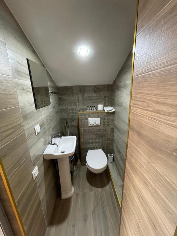 Koupelna v ubytování Rikhe palace boutique hotel