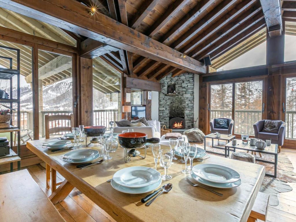 Appartement de luxe avec piscine, parking et WIFI à Val-d'Isère
