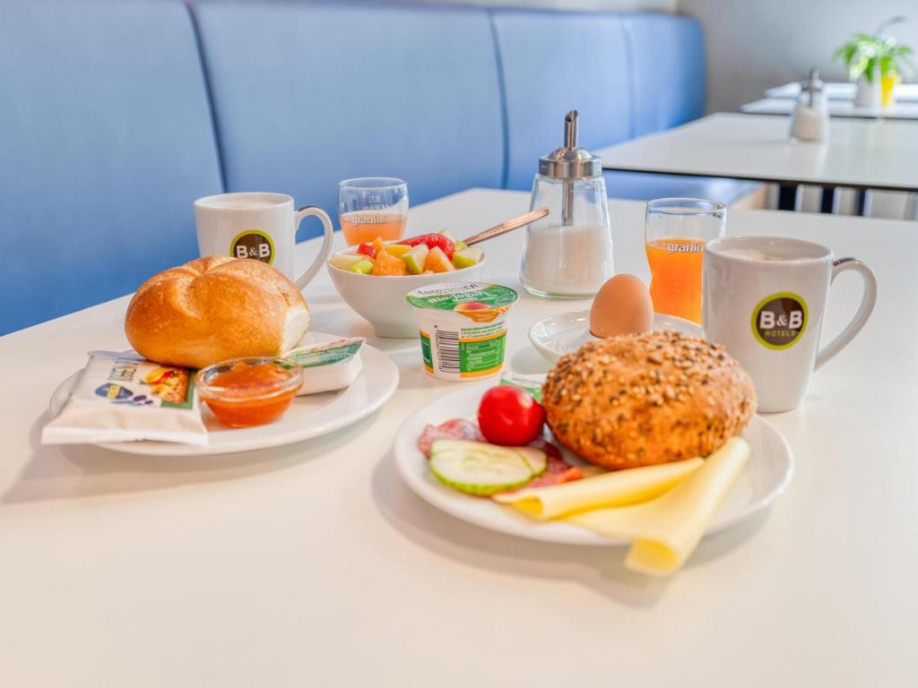 Jídlo v hotelu nebo okolí