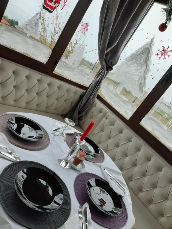 Fotografie z fotogalerie ubytování Hotel Villa Stone Dream Bar Restaurant v destinaci Pogradec