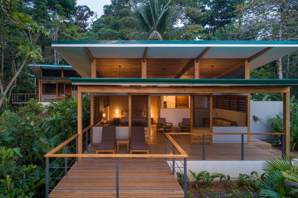 Balkón nebo terasa v ubytování El Remanso Rainforest Lodge