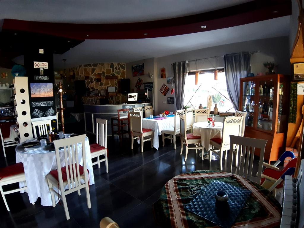 Posezení v ubytování Hotel Villa Stone Dream Bar Restaurant
