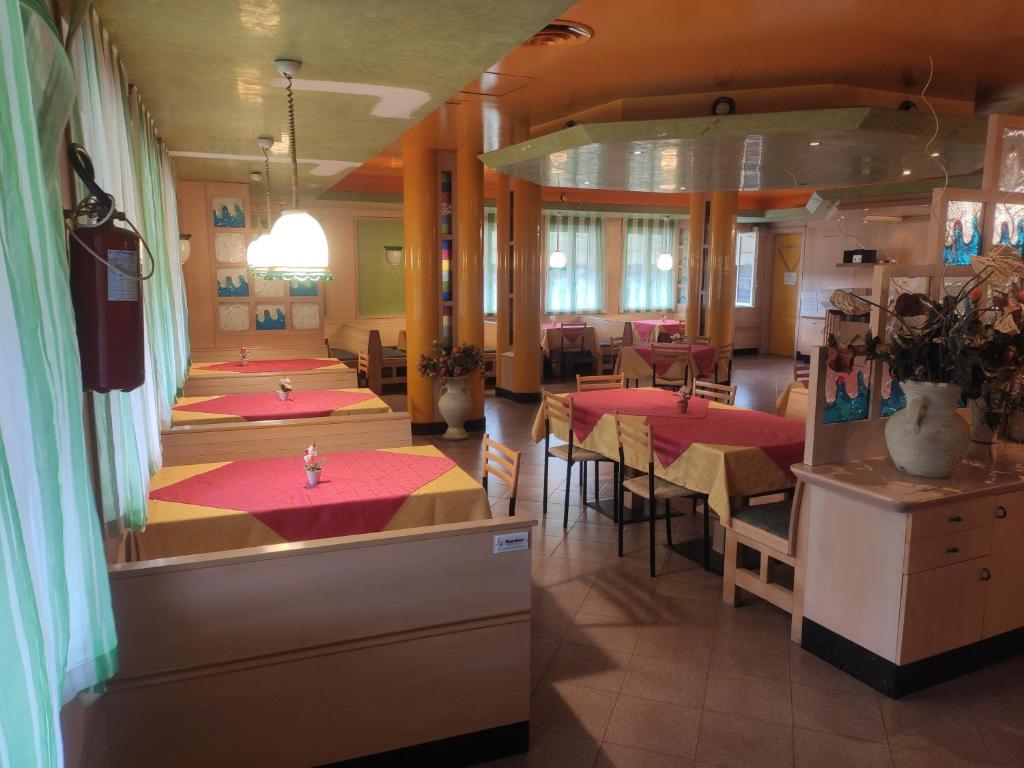 Restaurace v ubytování Albergo Al Trieste