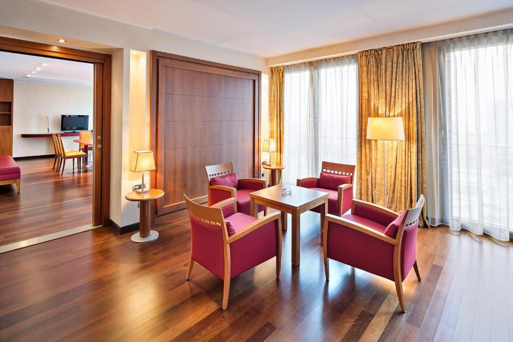Χώρος καθιστικού στο Austria Trend Hotel Ljubljana