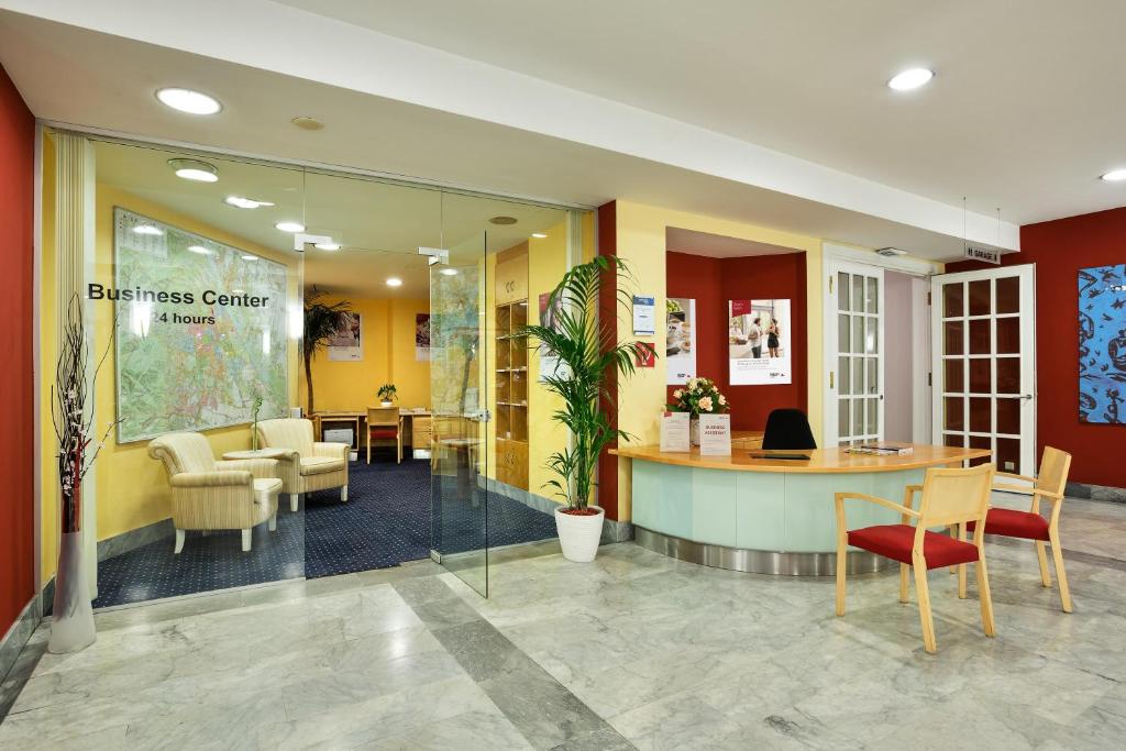Un lugar para sentarse en Austria Trend Hotel Ananas Wien