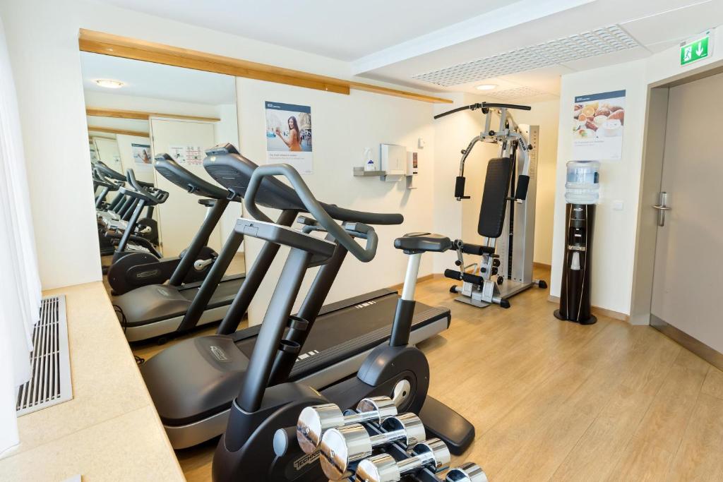 Fitness centrum a/nebo fitness zařízení v ubytování Hotel Schillerpark Linz, a member of Radisson Individuals