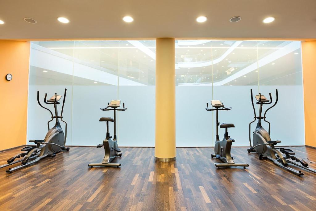 Austria Trend Hotel Savoyen Vienna - 4 stars superiorにあるフィットネスセンターまたはフィットネス設備