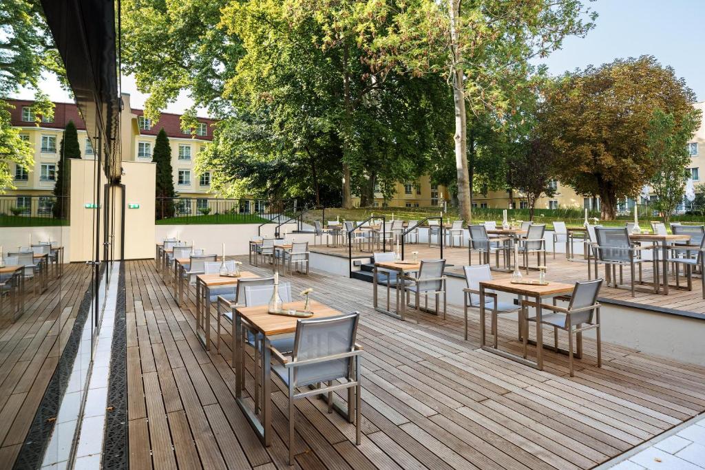 Austria Trend Hotel Maximilian餐廳或用餐的地方