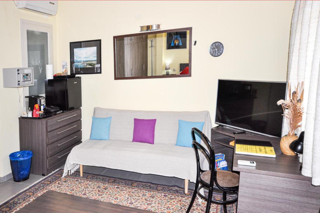 TV a/nebo společenská místnost v ubytování B&B in Corfu Town