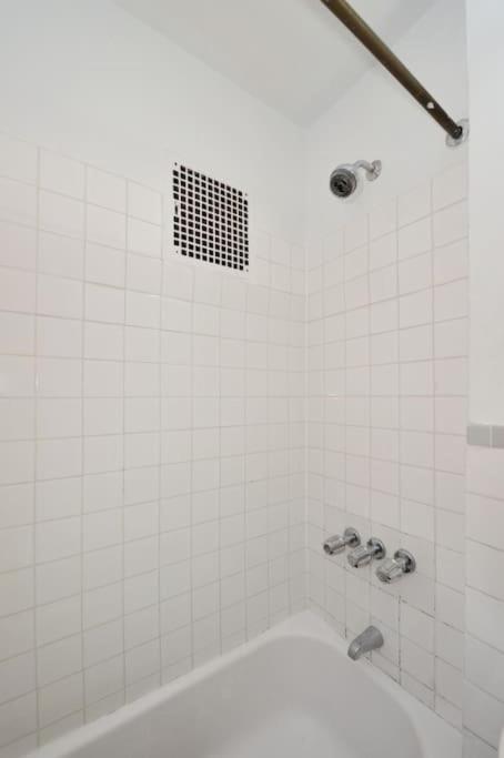 رزرو هتل و هاستل، 2BR/1BA زیبا در قلب نیویورک, 09197245266