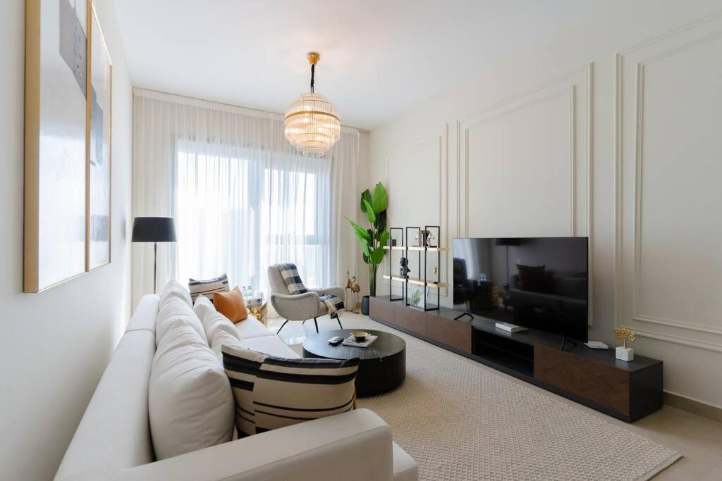 Sparkle Tower l 3BR+Maid l Best Location in Marina, Dubai Updated