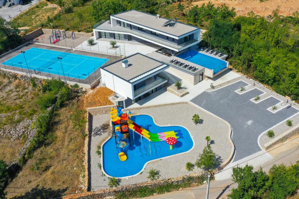 Πισίνα στο ή κοντά στο VILLA AQUALANDIA for 20 people