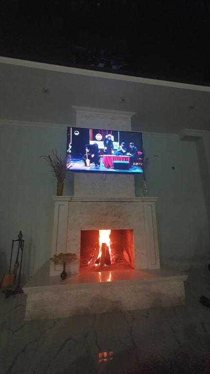 TV a/nebo společenská místnost v ubytování Orophile guest house