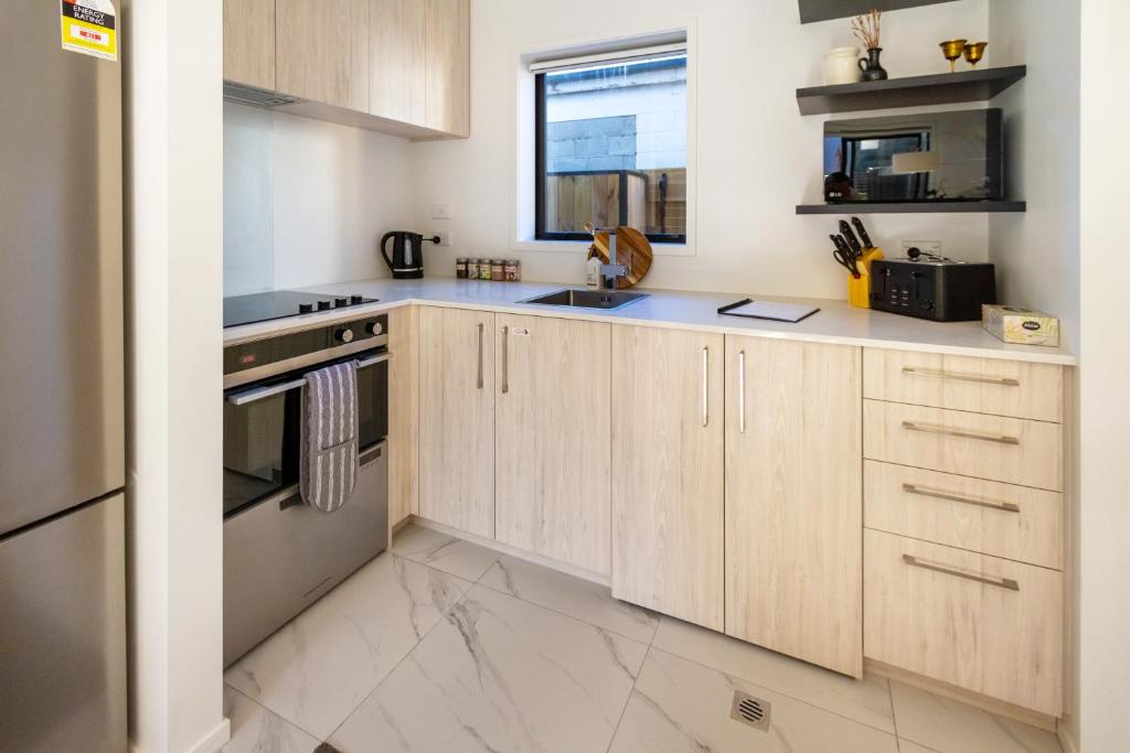 Modern Townhouse Cashel Street 2 bed 2 bath - Resim 19