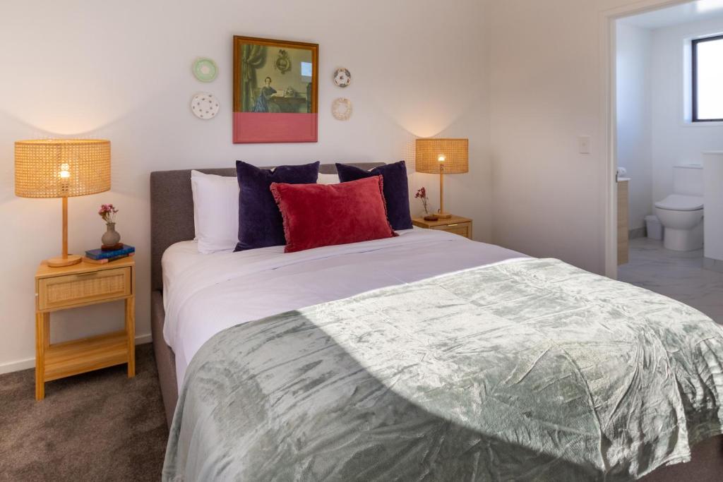 Modern Townhouse Cashel Street 2 bed 2 bath - Resim 29