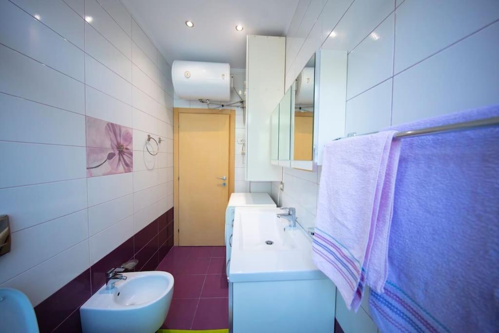 Cozy Helen Apartament - Image 8