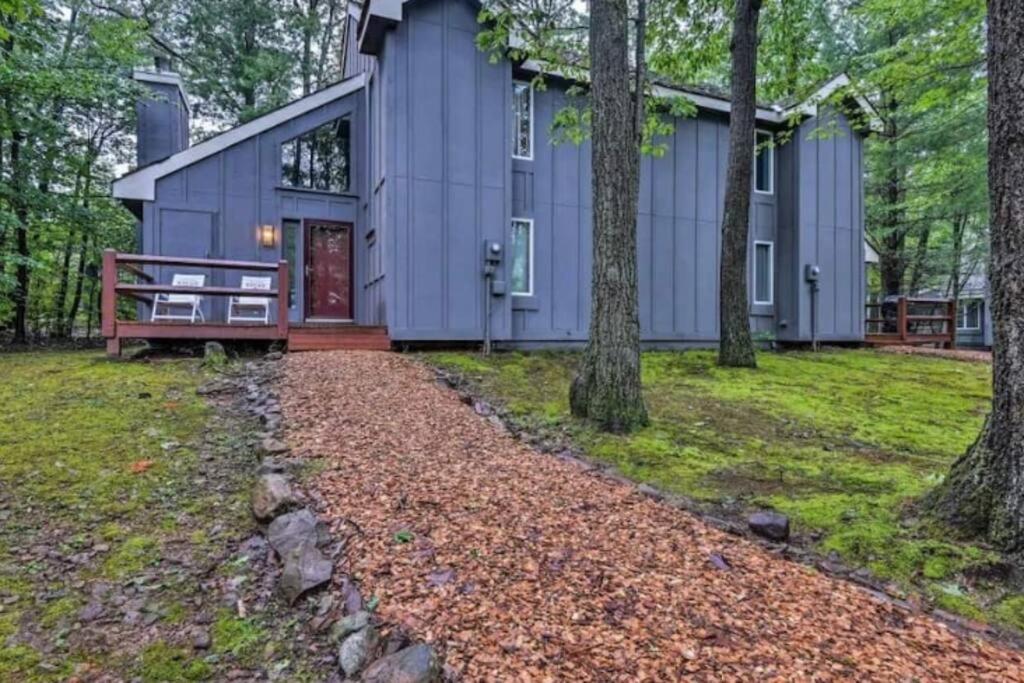 On Jack Frost Mountain Air Conditioning Included, Lake Harmony