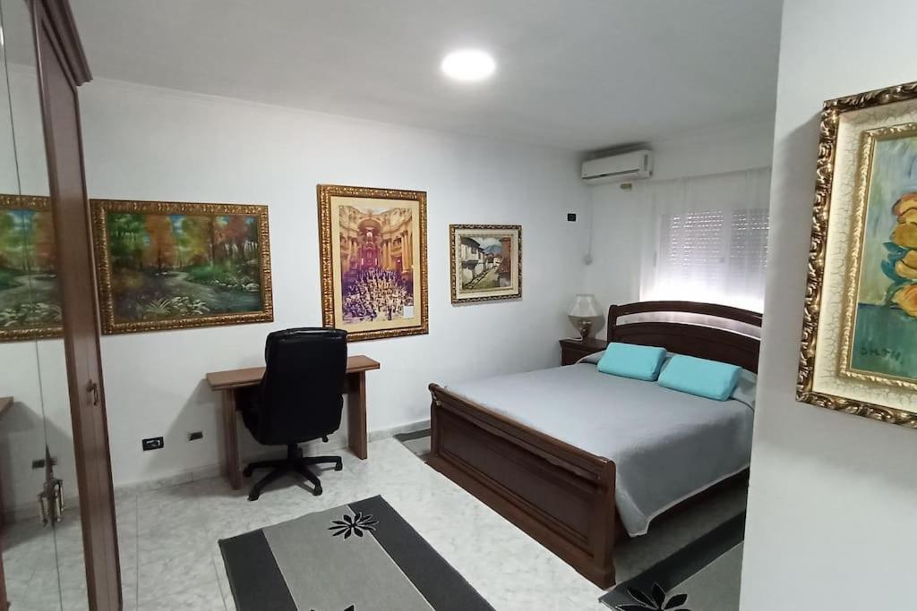 Astoria Apartment - Image 2