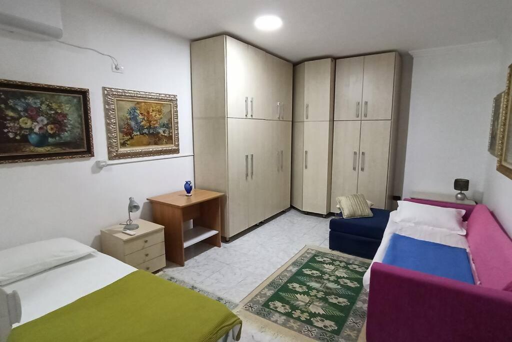 Astoria Apartment - Image 5