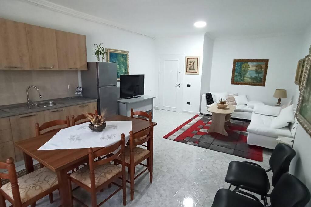 Astoria Apartment - Image 4