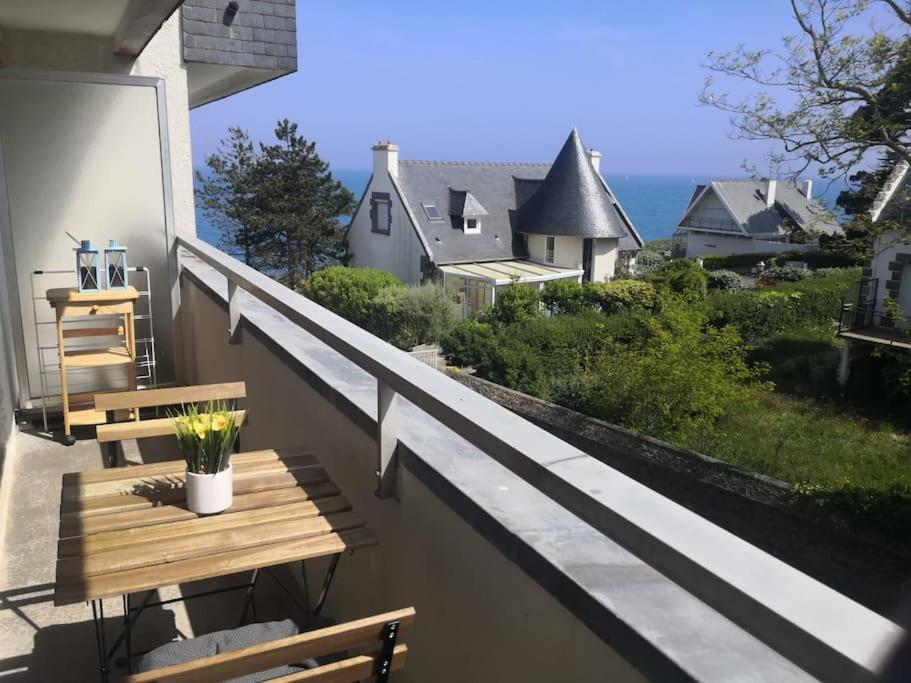Balkón nebo terasa v ubytování Studio à louer avec vue mer