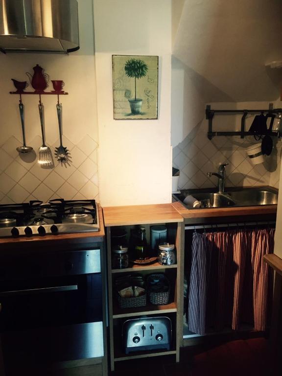 A kitchen or kitchenette at Rosso Del Chianti