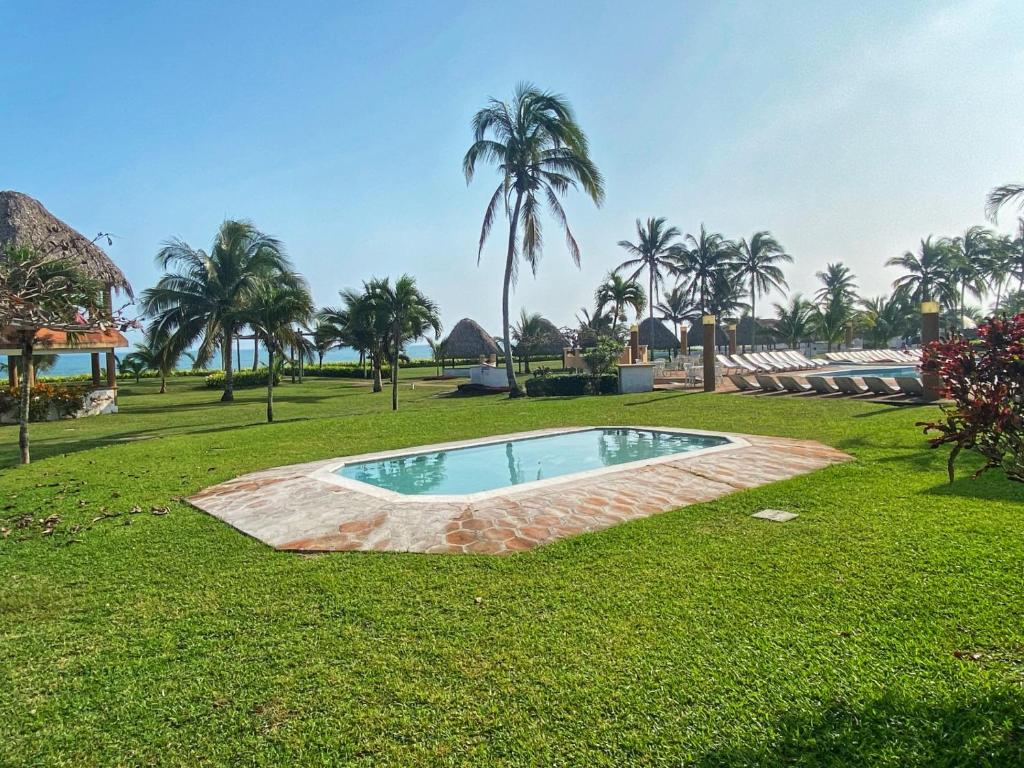 Bazén v ubytování Hotel Torre Molino nebo v jeho okolí