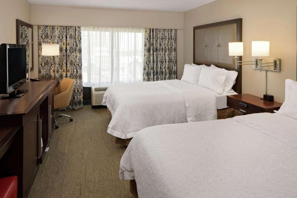 Hampton Inn Louisville Downtown - 