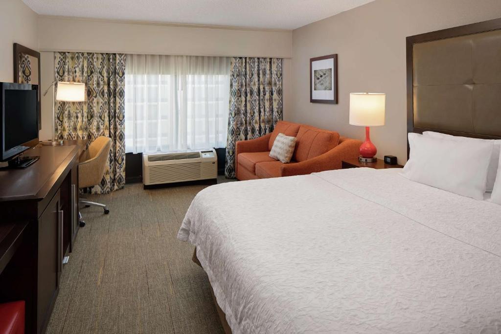 Hampton Inn Louisville Downtown - 