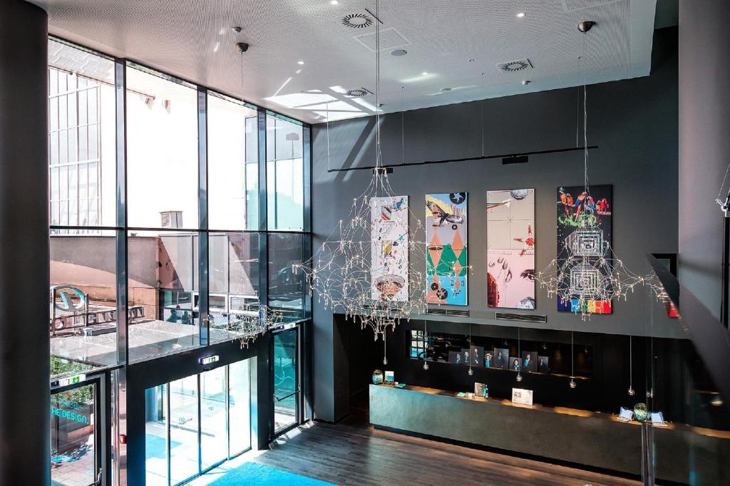 Motel One Wien Westbahnhof - Resim 10