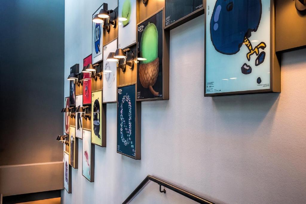 Motel One Wien Westbahnhof - Resim 16