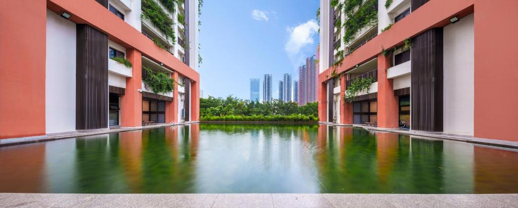 Bazén v ubytování Wutong Hotel Apartment Bao'an Center nebo v jeho okolí